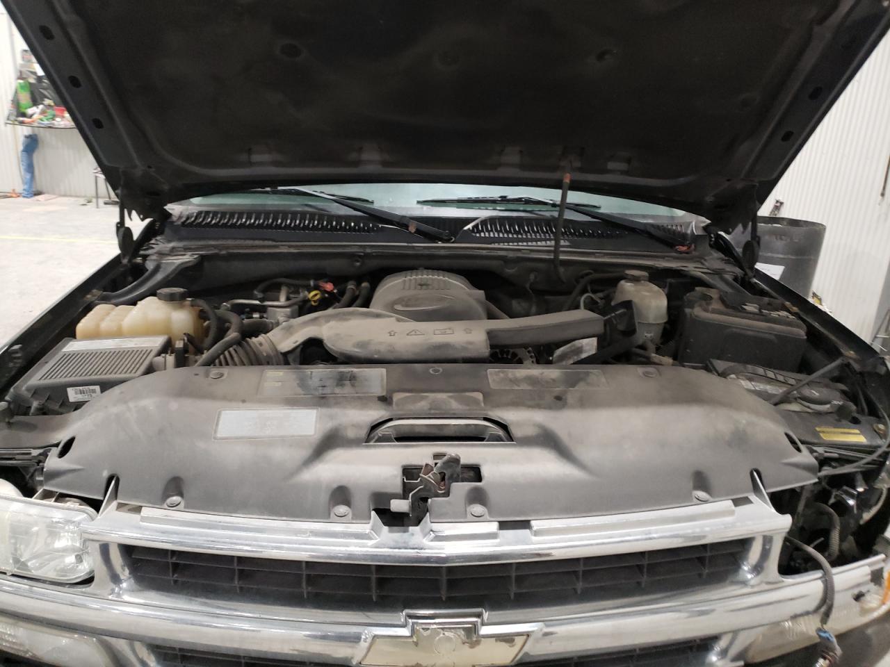 Photo 7 from auction – 2004 CHEVROLET SUBURBAN K with VIN 3GNFK16Z24G308876