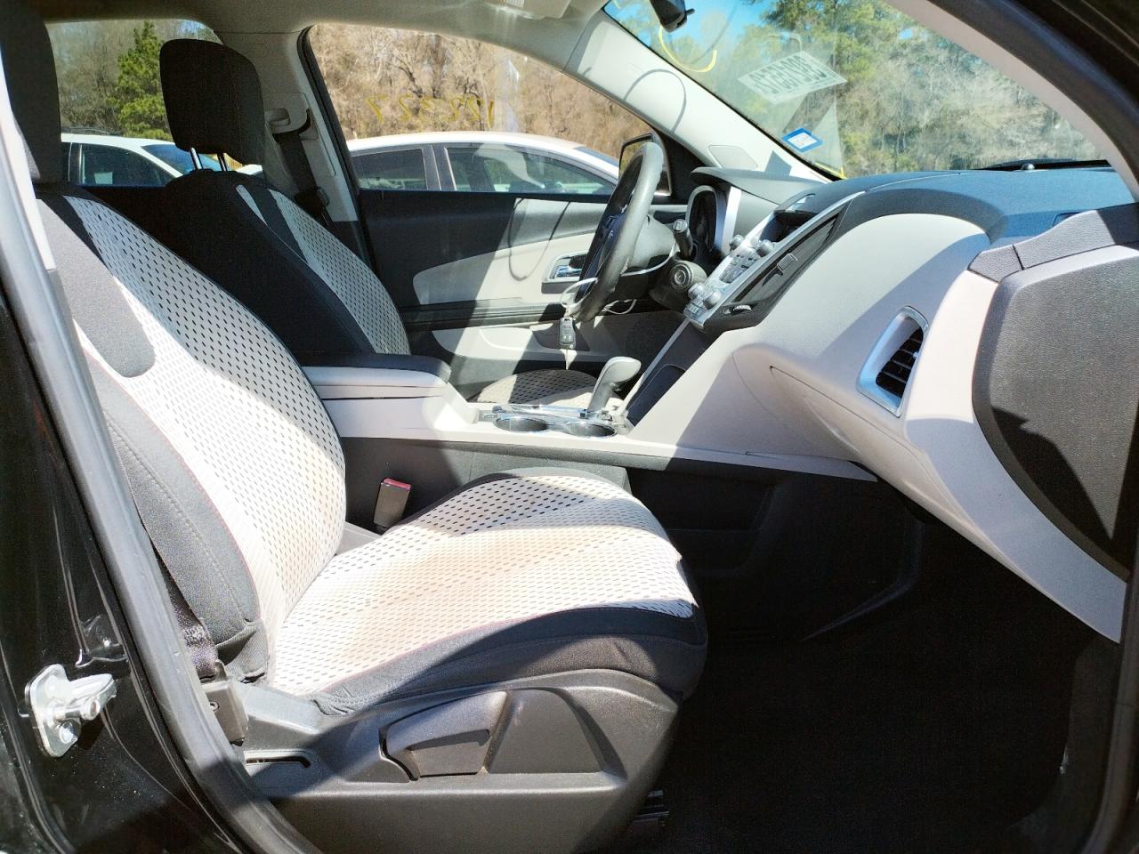 Photo 5 from auction – 2011 CHEVROLET EQUINOX LS with VIN 2CNALBEC0B6368713