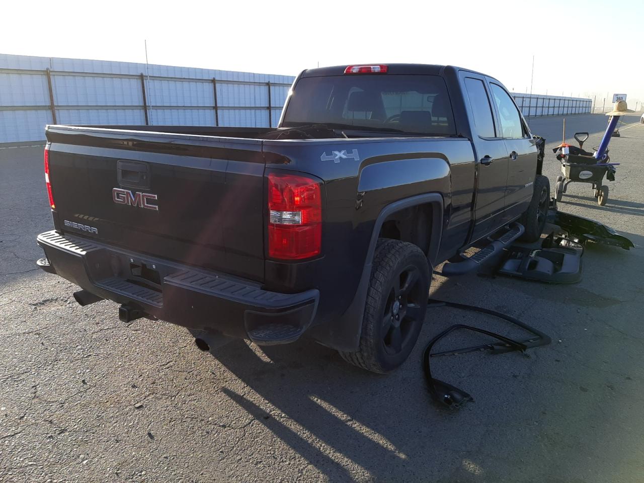 Photo 4 from auction – 2015 GMC SIERRA K15 with VIN 1GTV2TEC0FZ264957