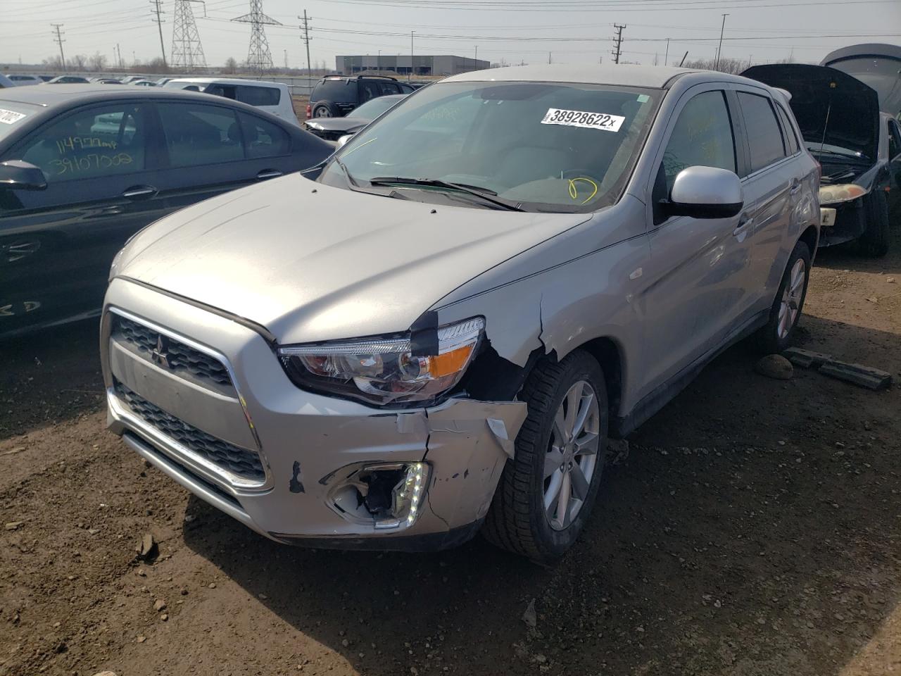 Photo 2 from auction – 2015 MITSUBISHI OUTLANDER with VIN 4A4AR4AU7FE055052