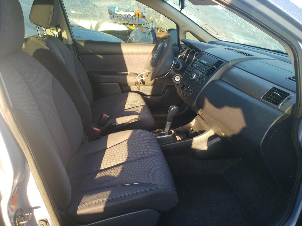 Photo 5 from auction – 2009 NISSAN VERSA S with VIN 3N1BC13E79L410701