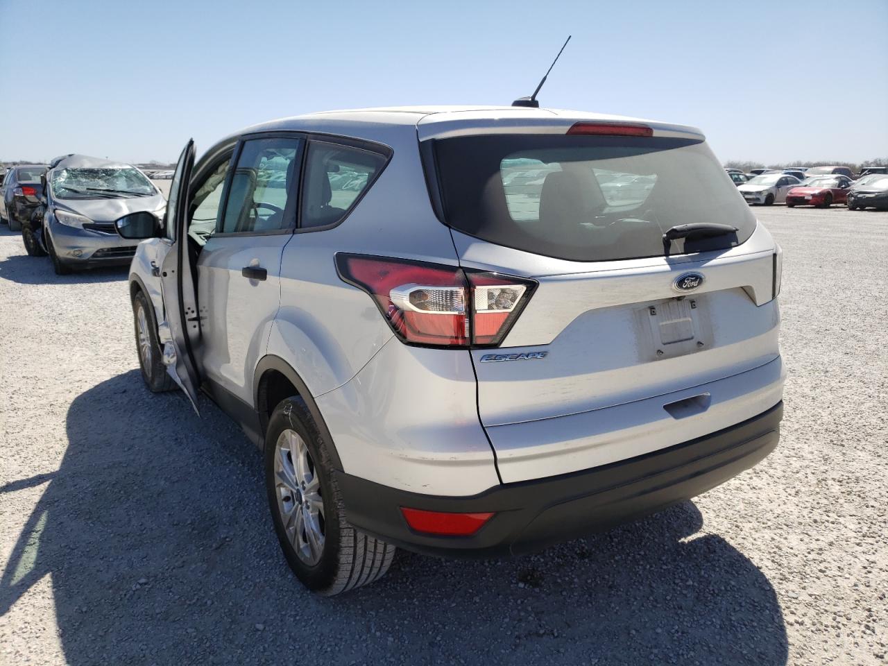 Photo 3 from auction – 2018 FORD ESCAPE S with VIN 1FMCU0F73JUA22229