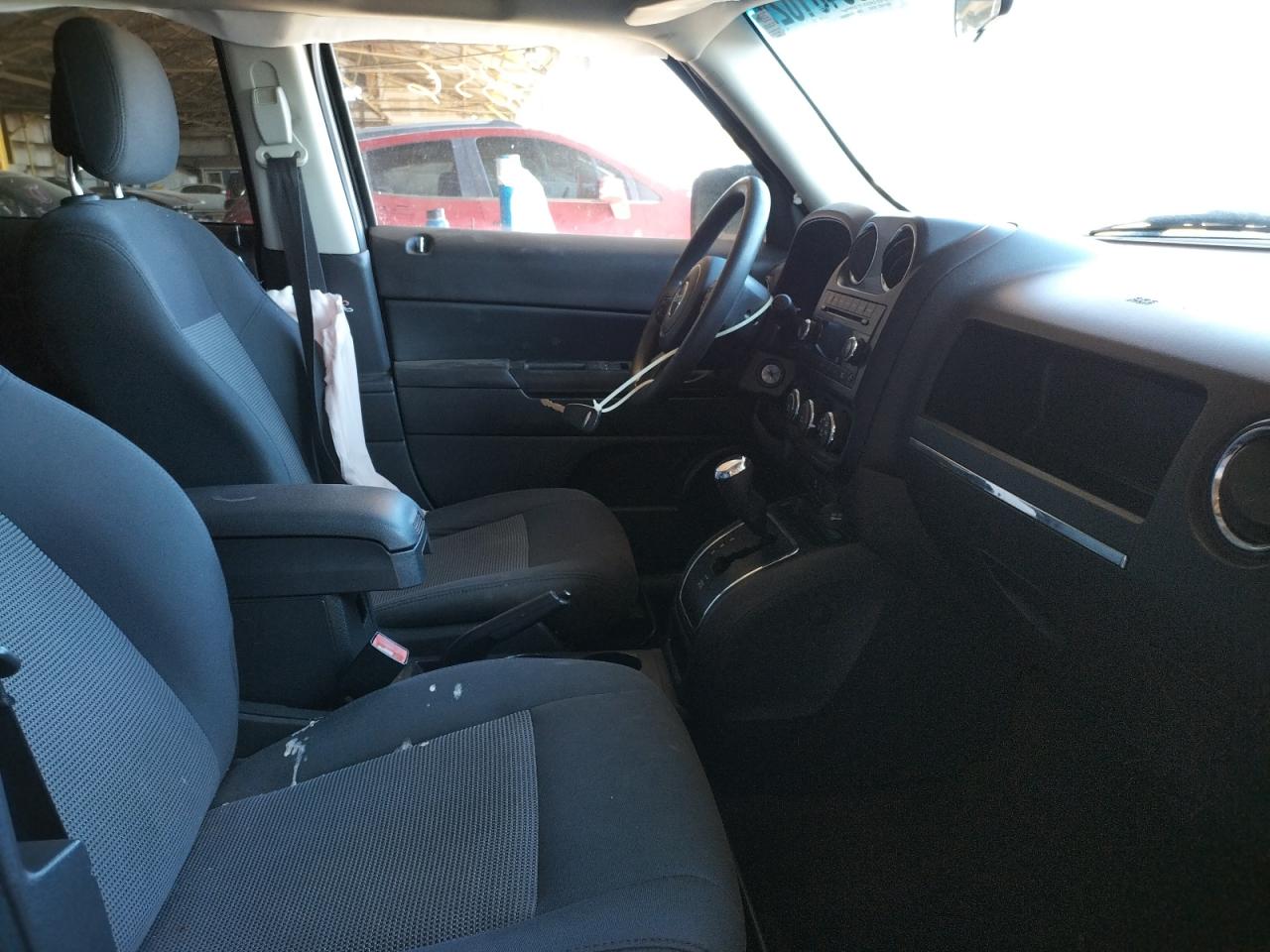 Photo 5 from auction – 2015 JEEP PATRIOT with VIN 1C4NJPBA6FD413320
