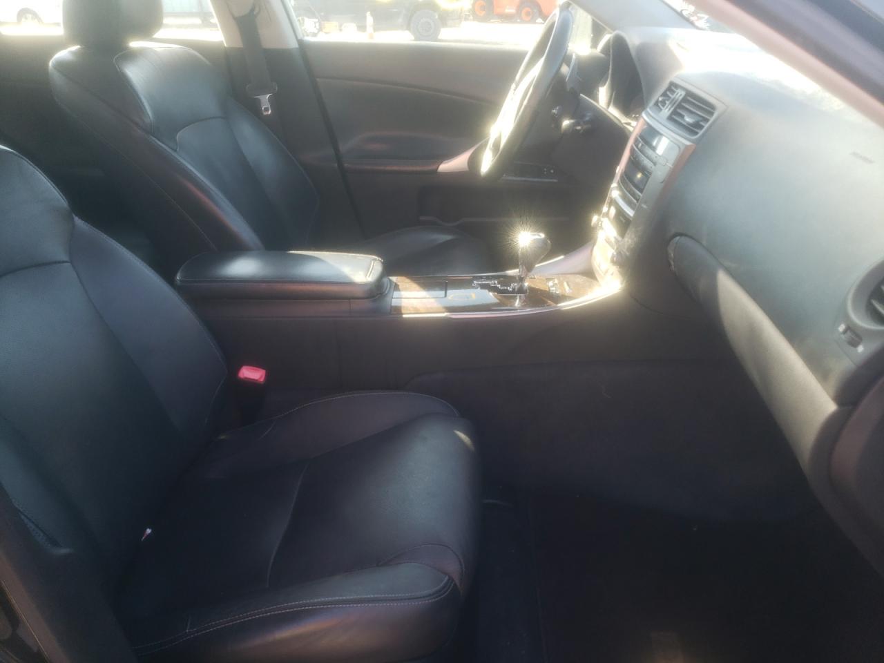 Photo 5 from auction – 2009 LEXUS IS 250 with VIN JTHCK262692030809