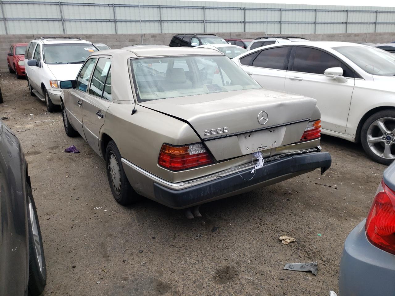 Photo 3 from auction – 1991 MERCEDES-BENZ 300 E with VIN WDBEA30E2MB498775