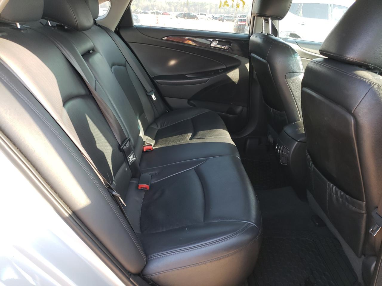 Photo 6 from auction – 2011 HYUNDAI SONATA SE with VIN 5NPEC4AC1BH004092