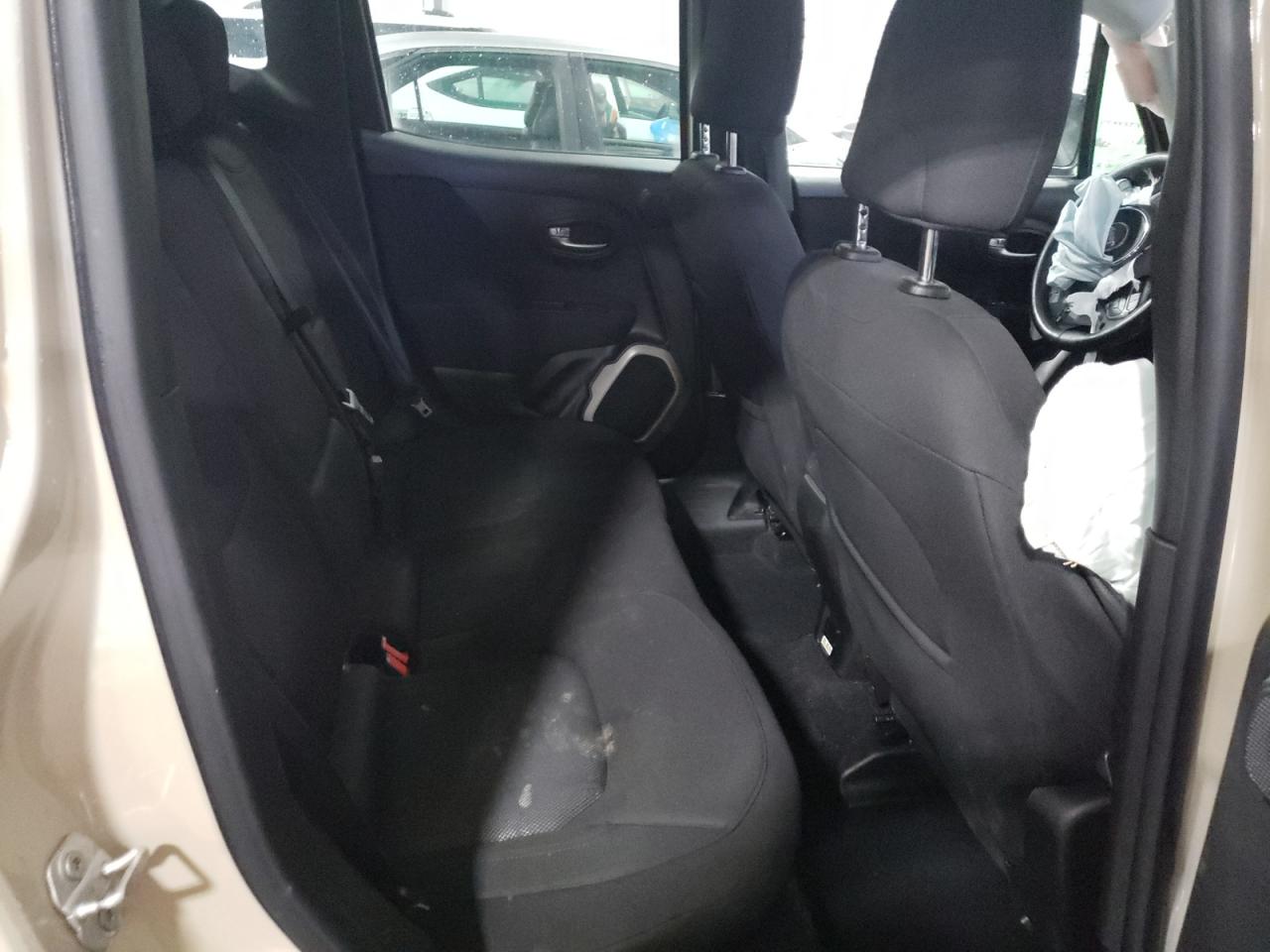Photo 6 from auction – 2015 JEEP RENEGADE L with VIN ZACCJBBT8FPC26528