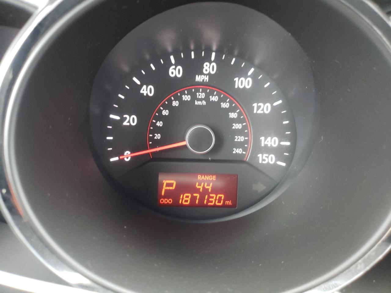 Photo 8 from auction – 2011 KIA SORENTO BA with VIN 5XYKTCA13BG134751
