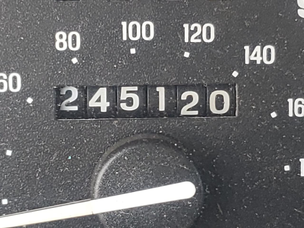 Photo 8 from auction – 2000 FORD EXPLORER X with VIN 1FMZU83P8YZB99532