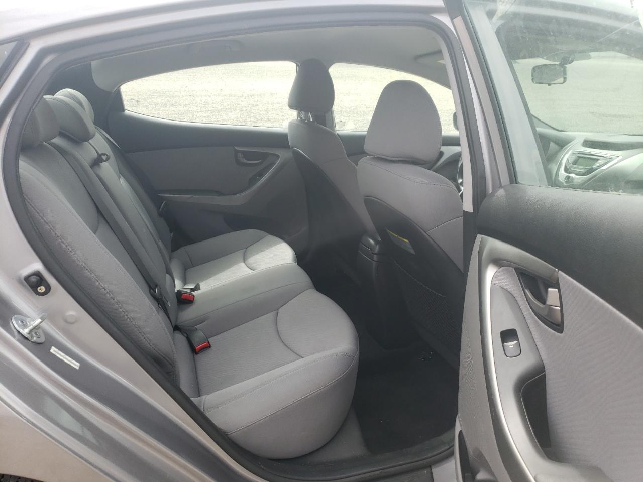 Photo 6 from auction – 2011 HYUNDAI ELANTRA GL with VIN KMHDH4AE8BU095636