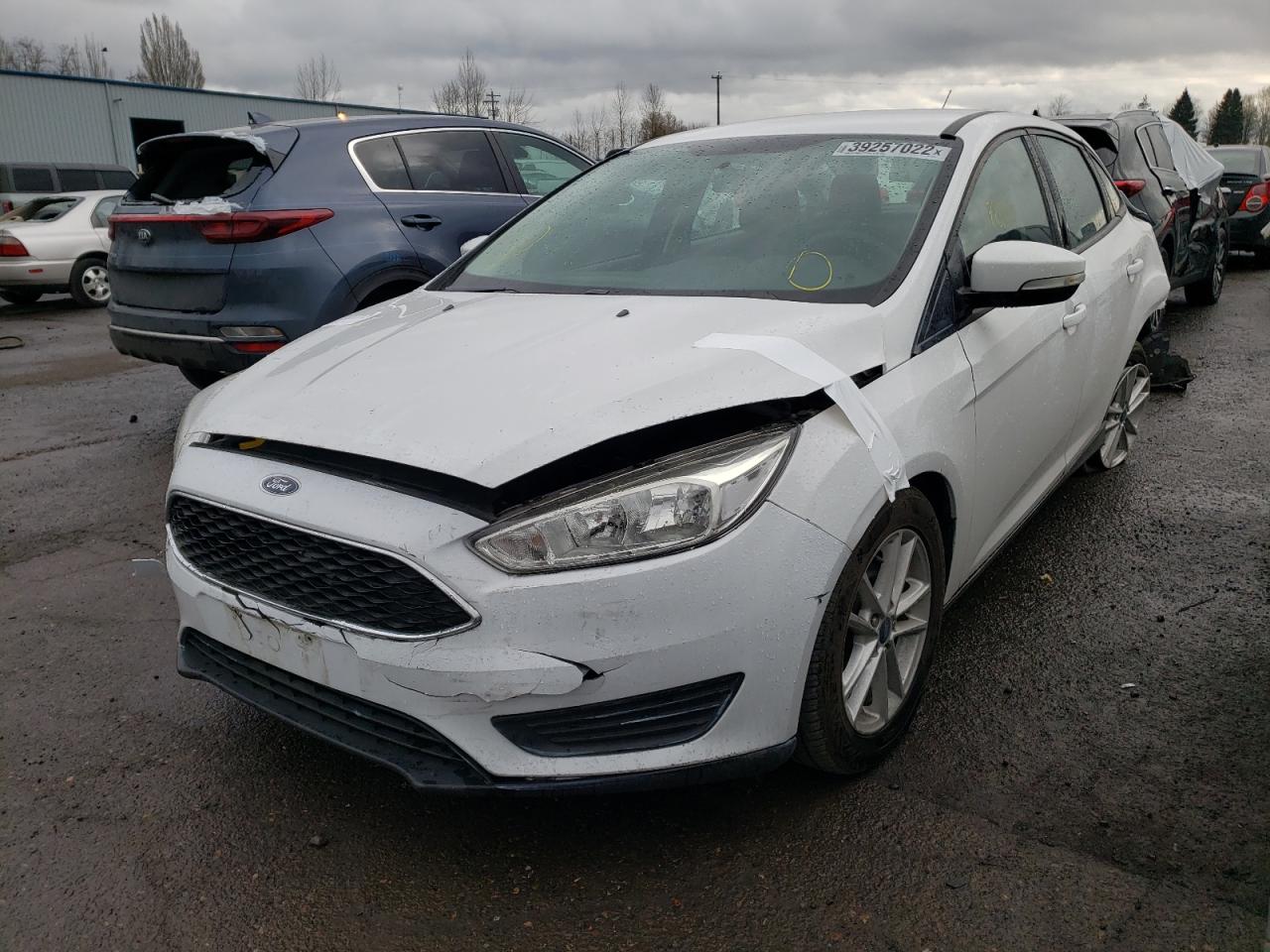 Photo 2 from auction – 2016 FORD FOCUS SE with VIN 1FADP3F26GL298690