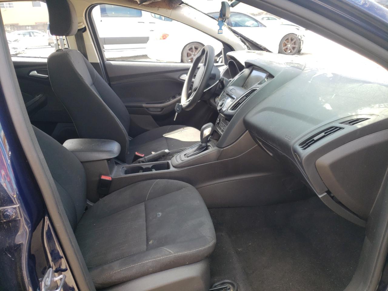 Photo 5 from auction – 2017 FORD FOCUS SEL with VIN 1FADP3M24HL262419