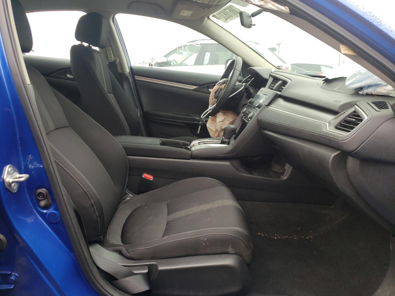 Photo 5 from auction – 2017 HONDA CIVIC LX with VIN 2HGFC2F57HH550899