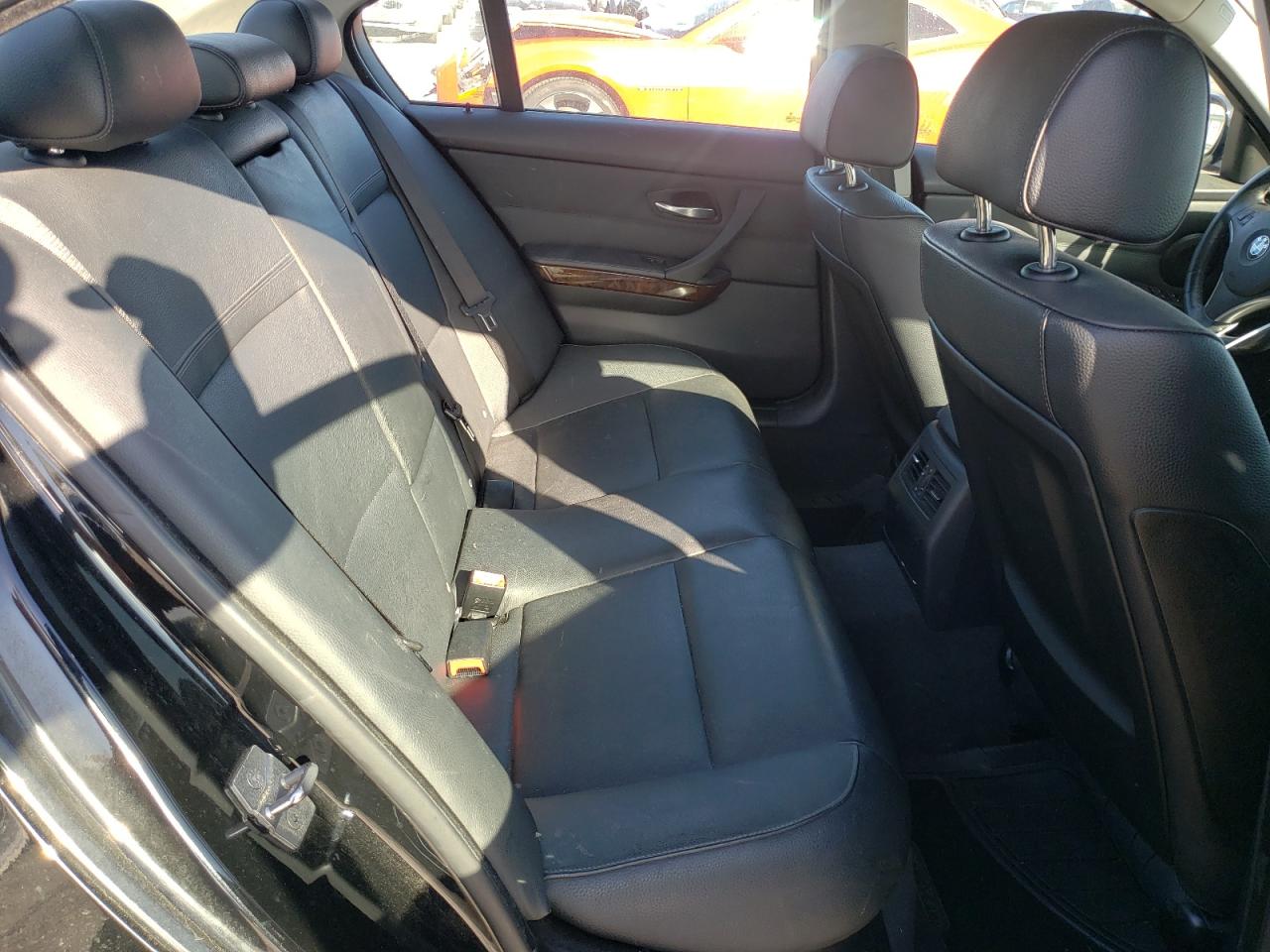 Photo 6 from auction – 2010 BMW 328 I with VIN WBAPH7G57ANM50263