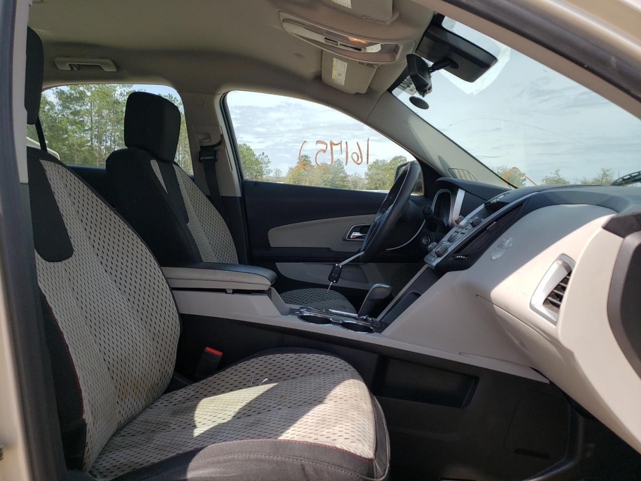 Photo 5 from auction – 2015 CHEVROLET EQUINOX LS with VIN 2GNALAEK5F1142232