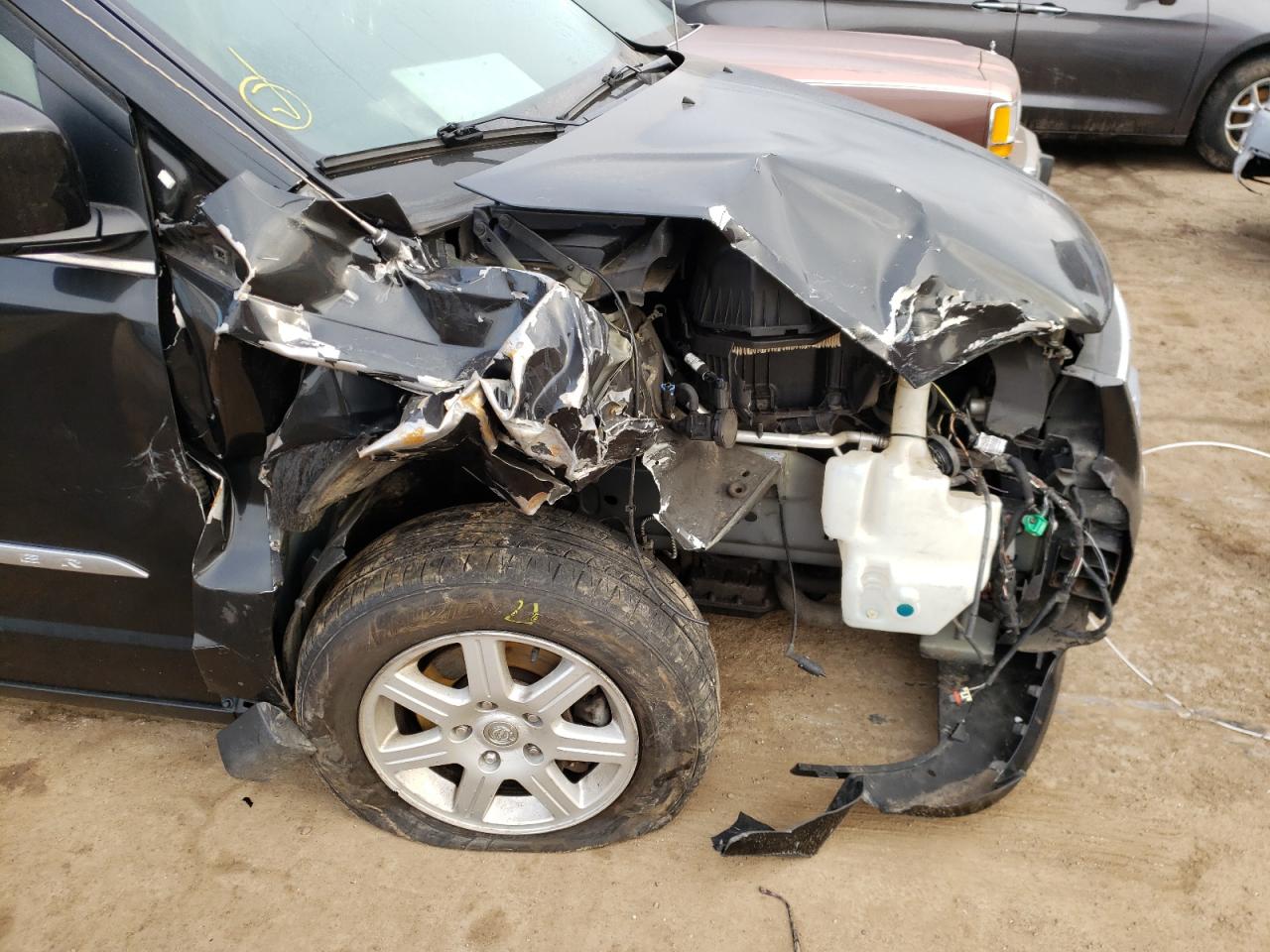 Photo 9 from auction – 2013 CHRYSLER TOWN & COU with VIN 2C4RC1BG0DR525618