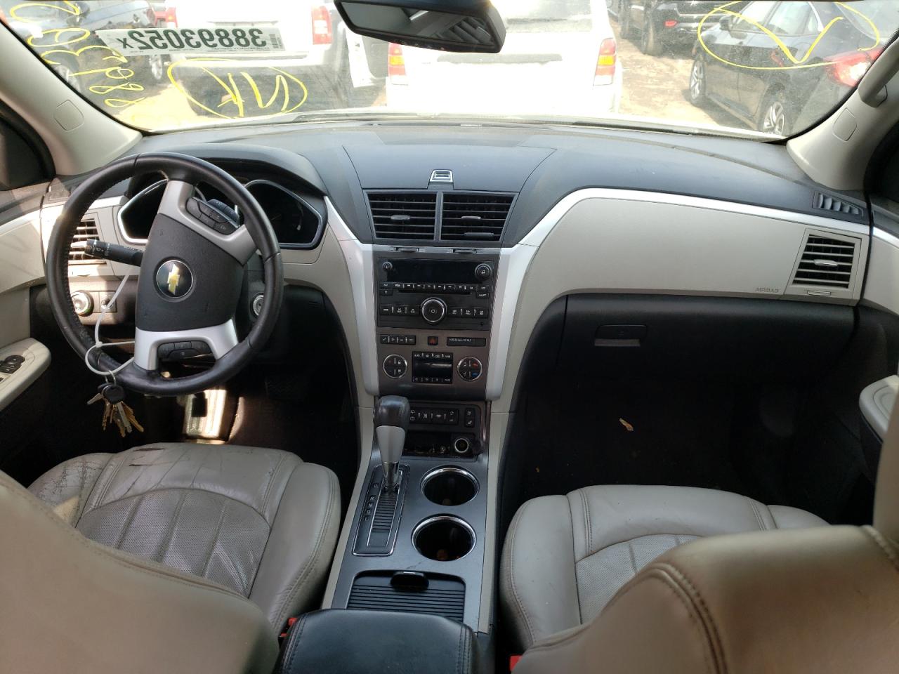 Photo 9 from auction – 2010 CHEVROLET TRAVERSE L with VIN 1GNLVHED2AJ251162