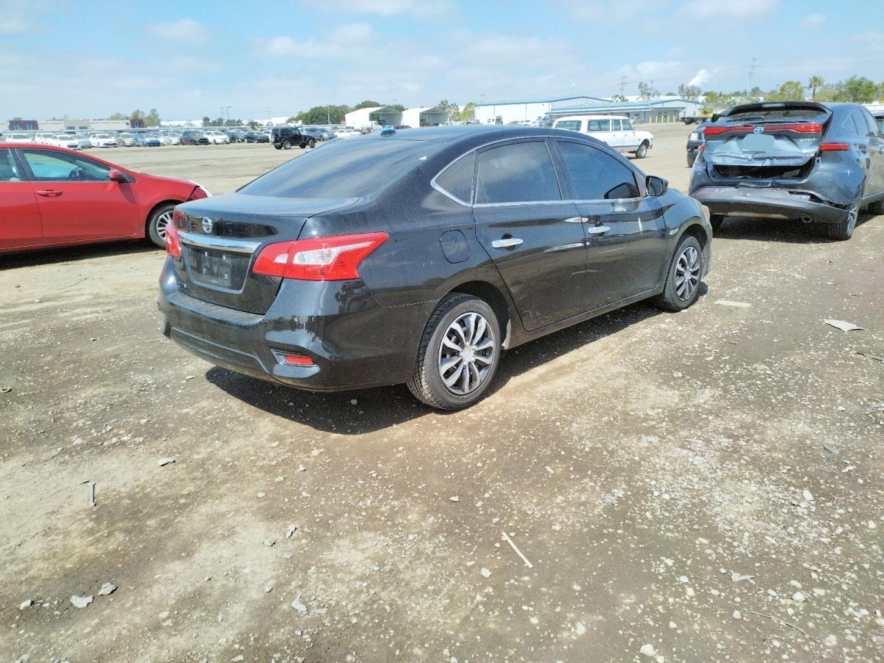 Photo 4 from auction – 2017 NISSAN SENTRA S with VIN 3N1AB7AP2HY392163