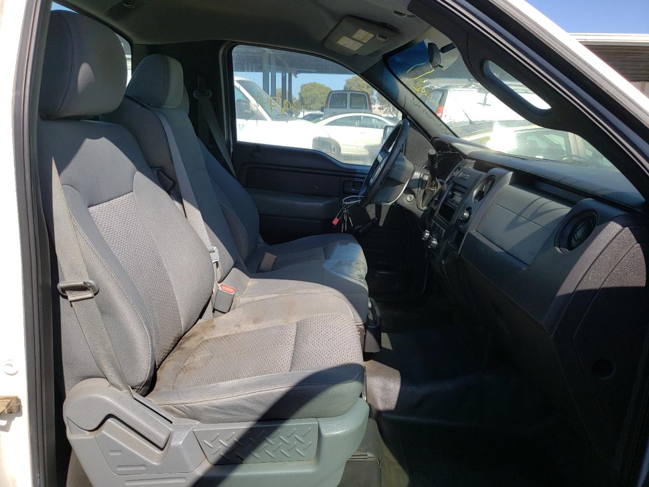 Photo 5 from auction – 2011 FORD F150 with VIN 1FTMF1CF0BFC21376