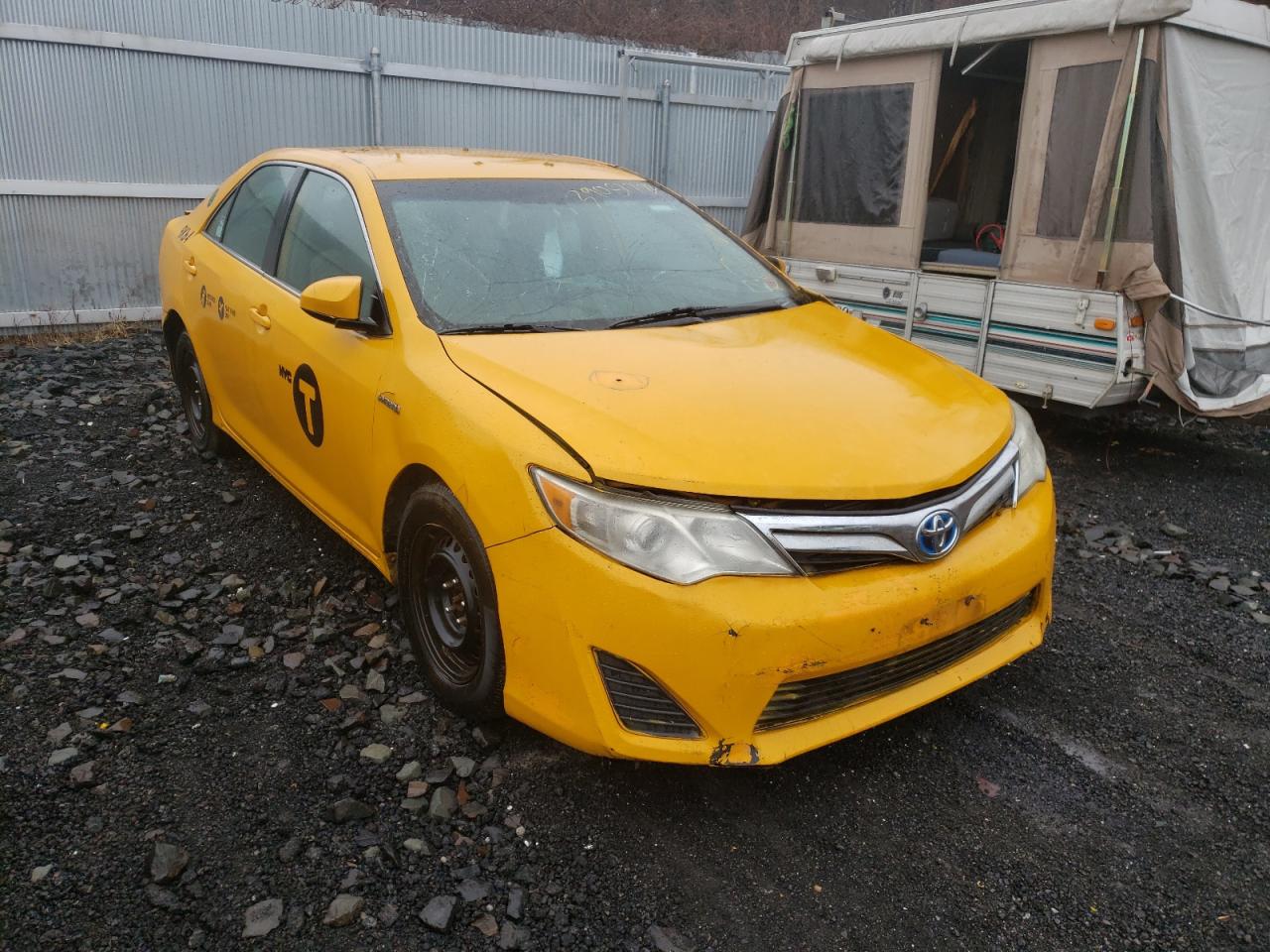 TOYOTA CAMRY HYBR 2014 with VIN 4T1BD1FK0EU140945 - Photo from auction