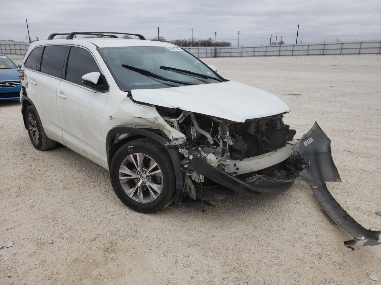 TOYOTA HIGHLANDER 2015 with VIN 5TDZKRFH0FS079081 - Photo from auction