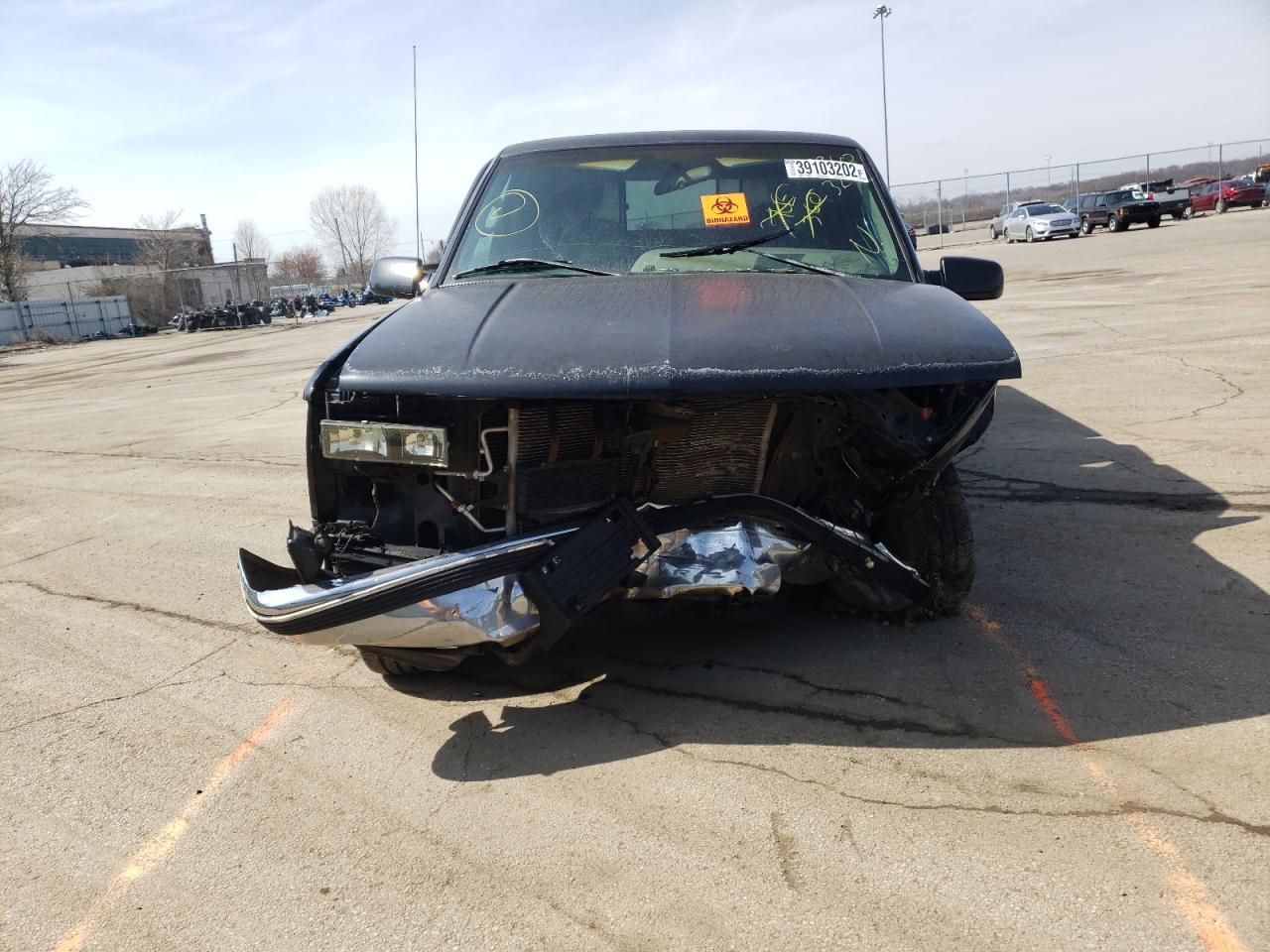 Photo 9 from auction – 1996 CHEVROLET GMT-400 C1 with VIN 2GCEC19R7T1234228