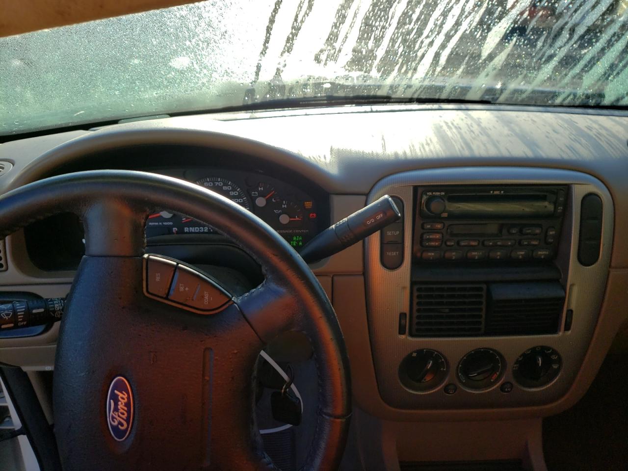 Photo 9 from auction – 2005 FORD EXPLORER X with VIN 1FMZU63WX5UA15017