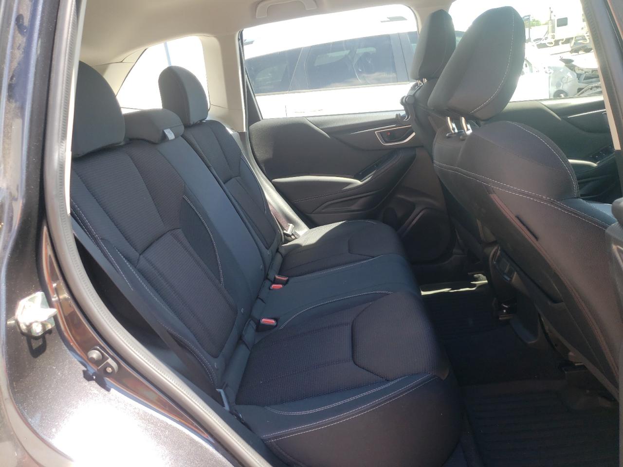Photo 6 from auction – 2019 SUBARU FORESTER with VIN JF2SKACC2KH585734