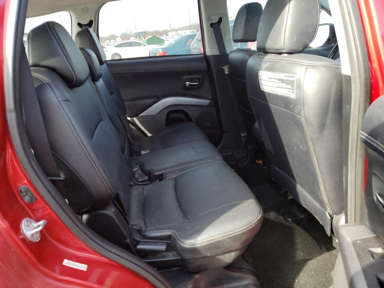 Photo 6 from auction – 2010 MITSUBISHI OUTLANDER with VIN JA4JS4AX9AZ006176