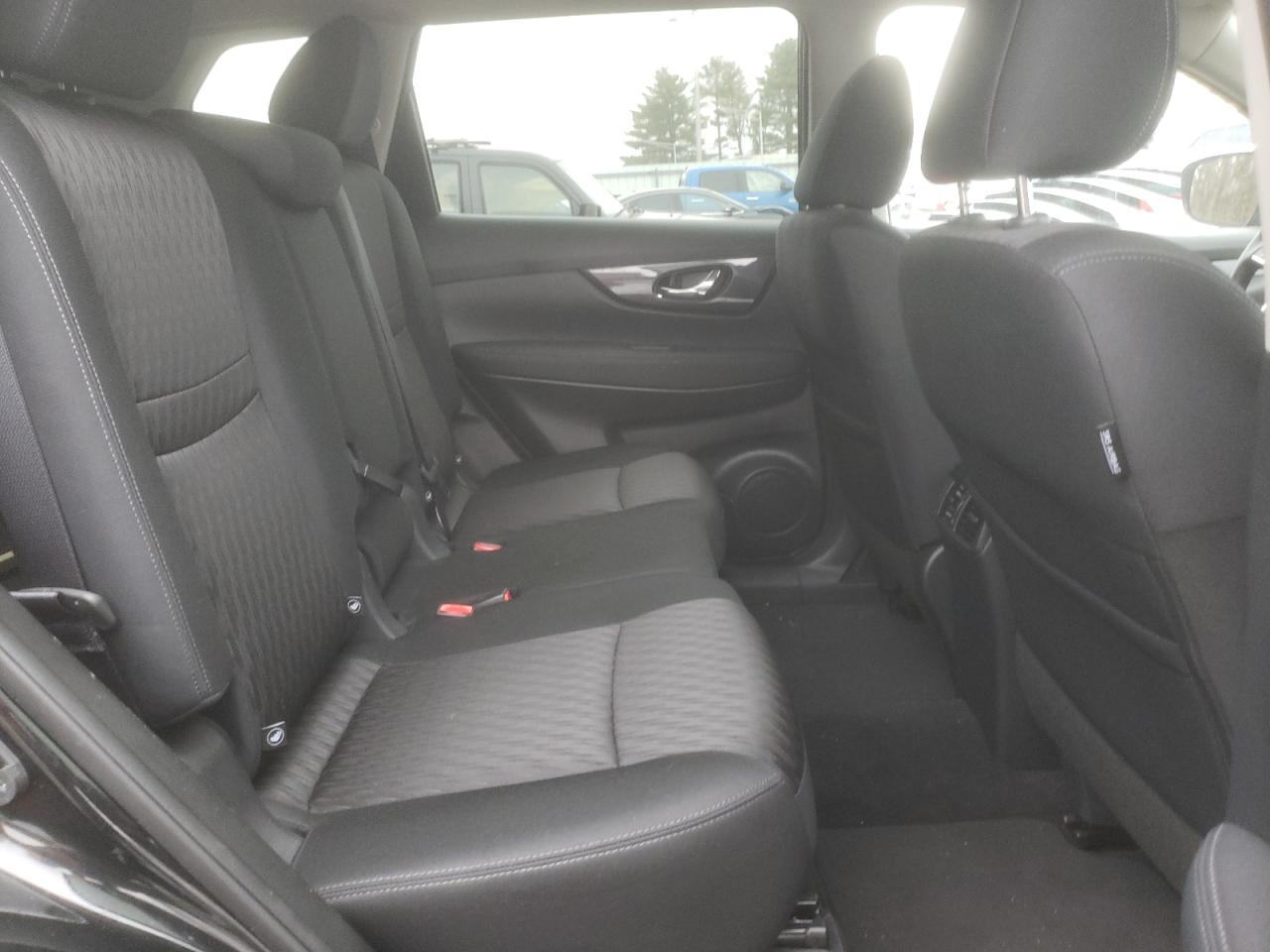 Photo 6 from auction – 2018 NISSAN ROGUE S with VIN KNMAT2MV1JP613993