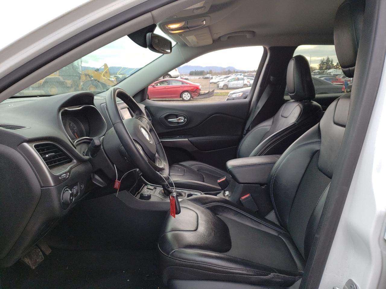 Photo 5 from auction – 2019 JEEP CHEROKEE L with VIN 1C4PJMLX4KD390964