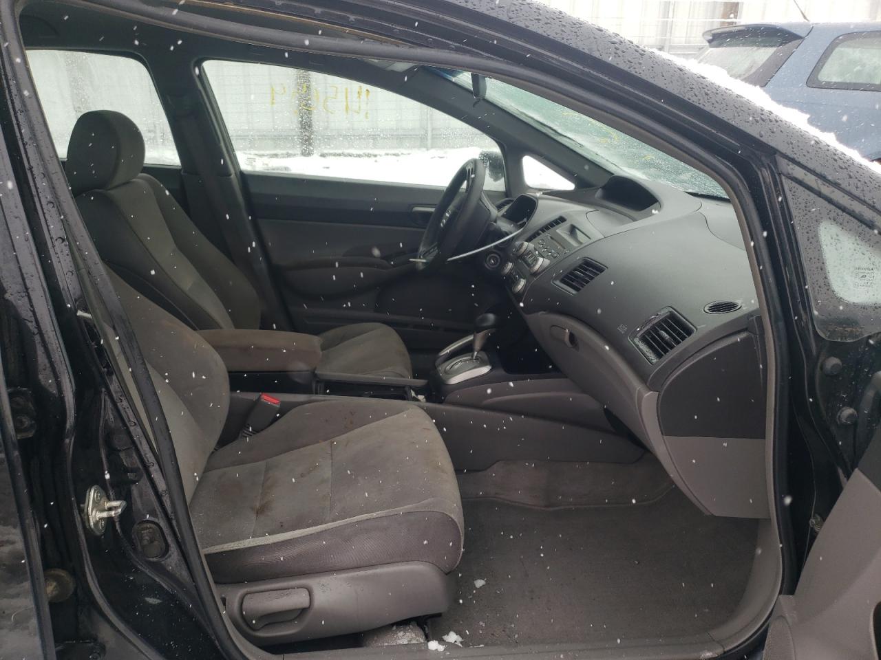 Photo 5 from auction – 2007 HONDA CIVIC LX with VIN 2HGFA16537H305693