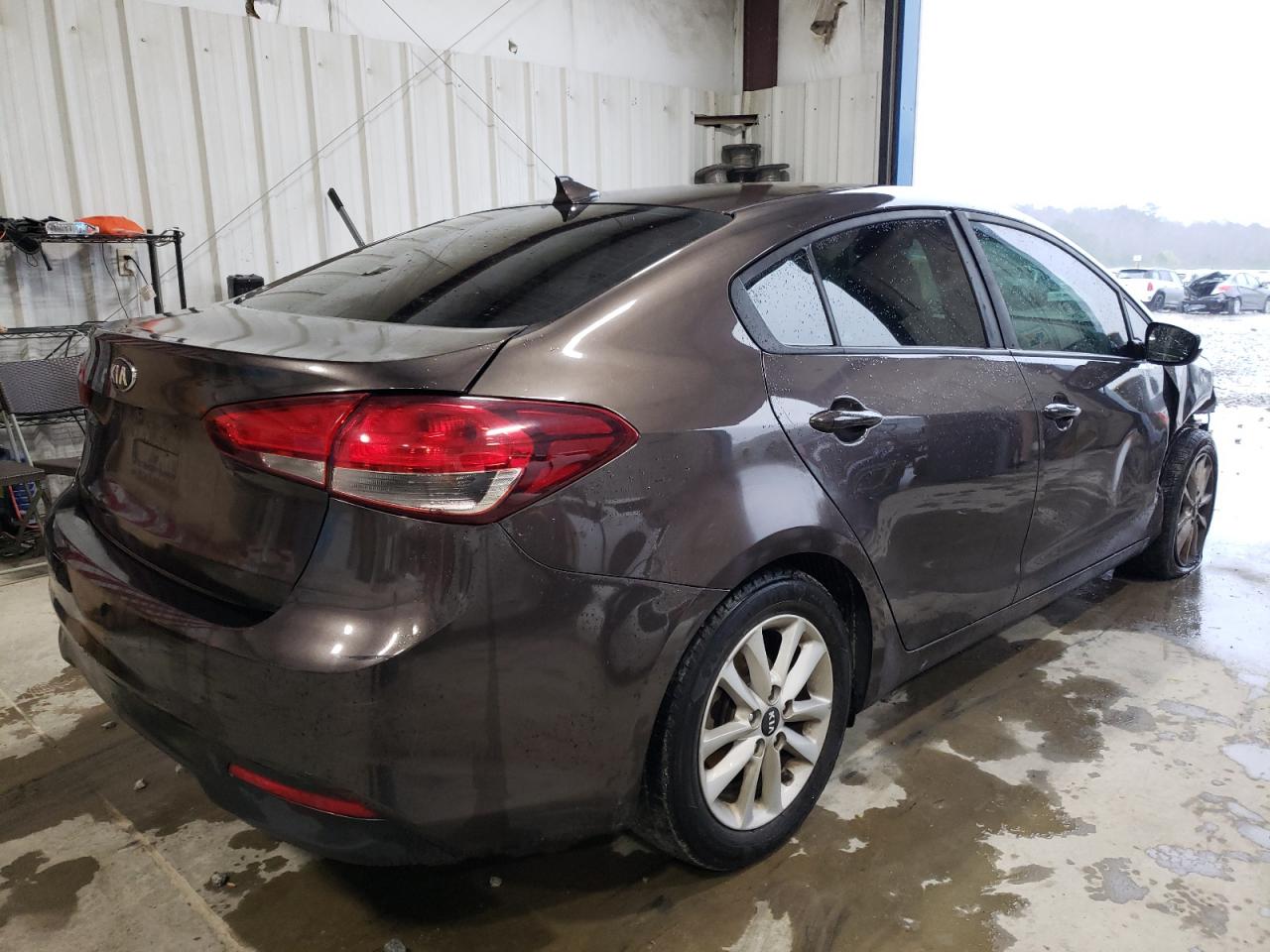 Photo 4 from auction – 2017 KIA FORTE LX with VIN 3KPFL4A76HE017327