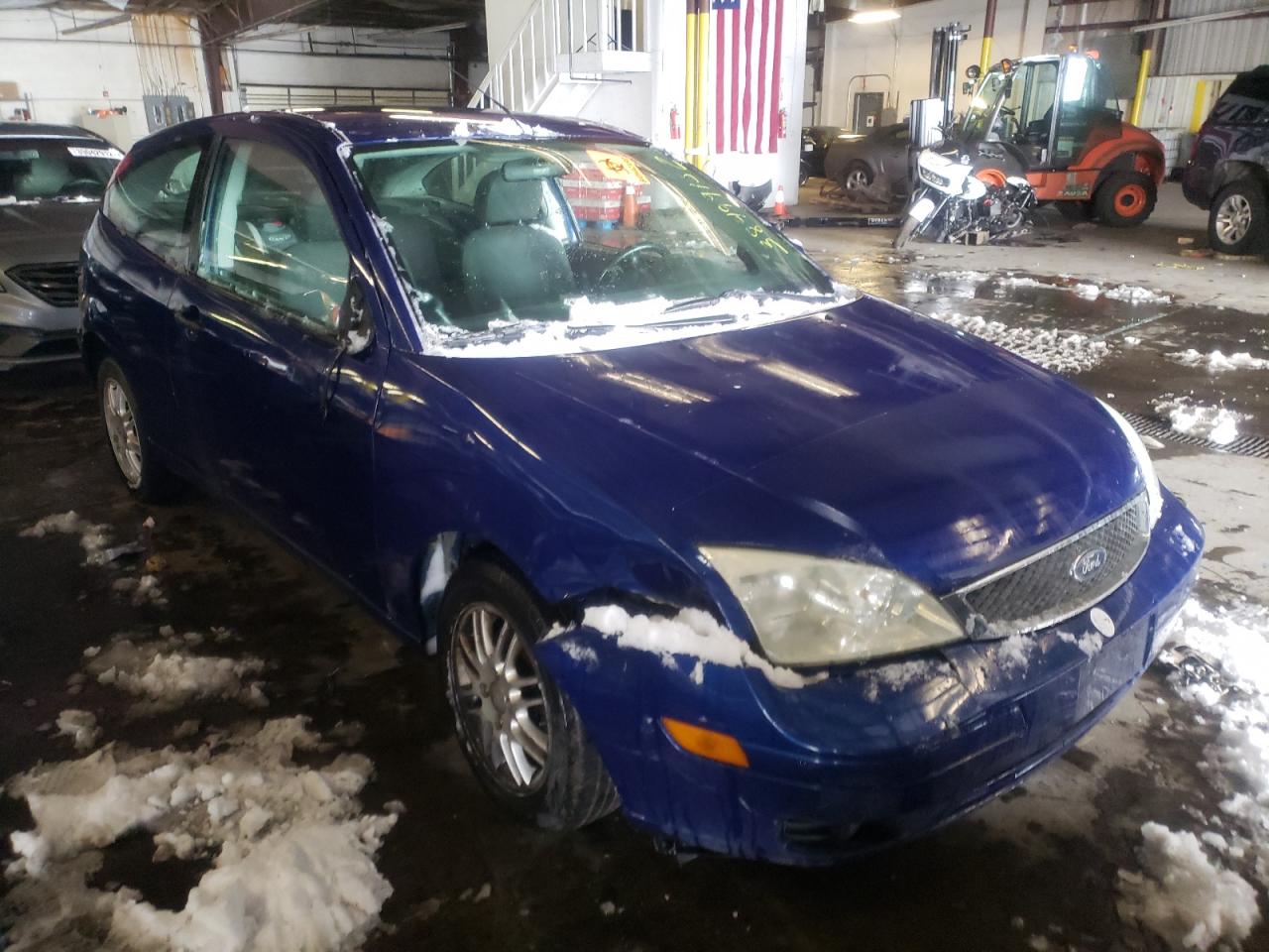 FORD FOCUS ZX3 2005 with VIN 3FAFP31N65R139483 - Photo from auction