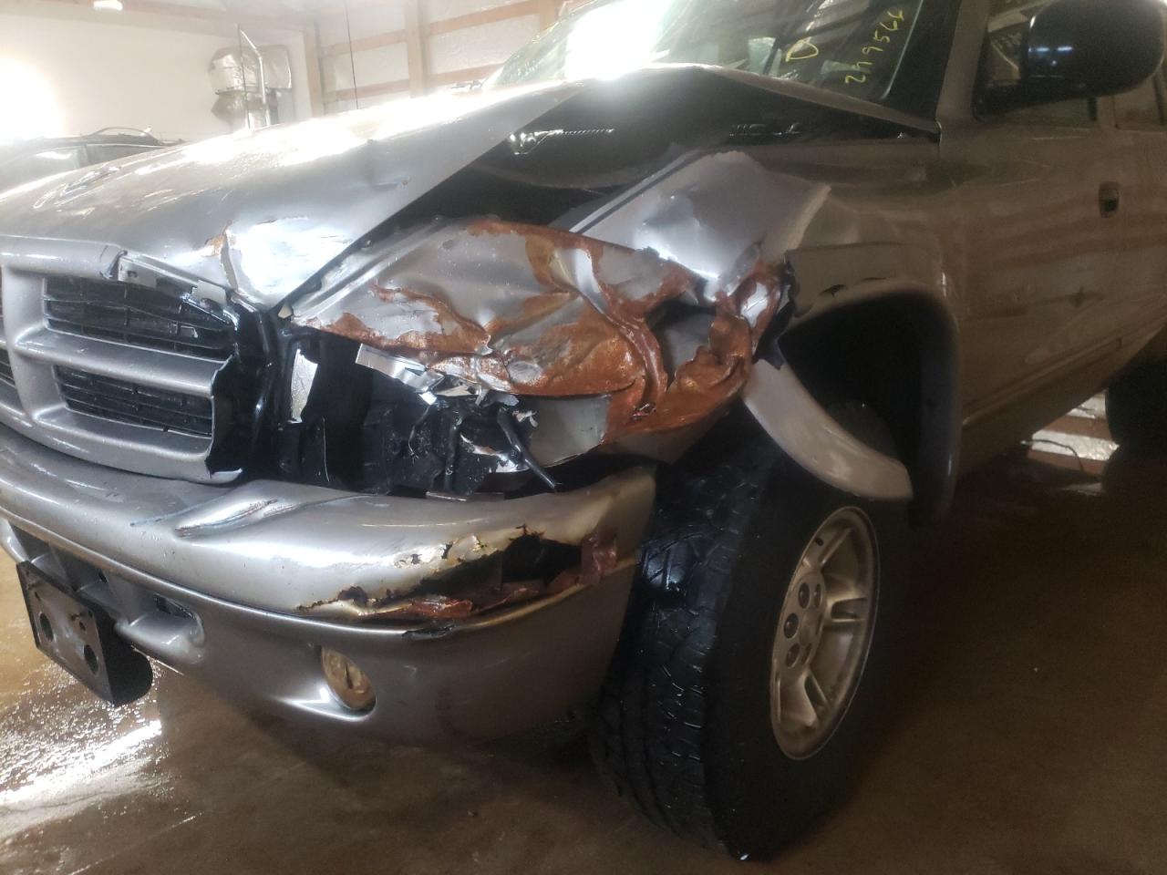 Photo 9 from auction – 2000 DODGE DURANGO with VIN 1B4HS28N9YF299566