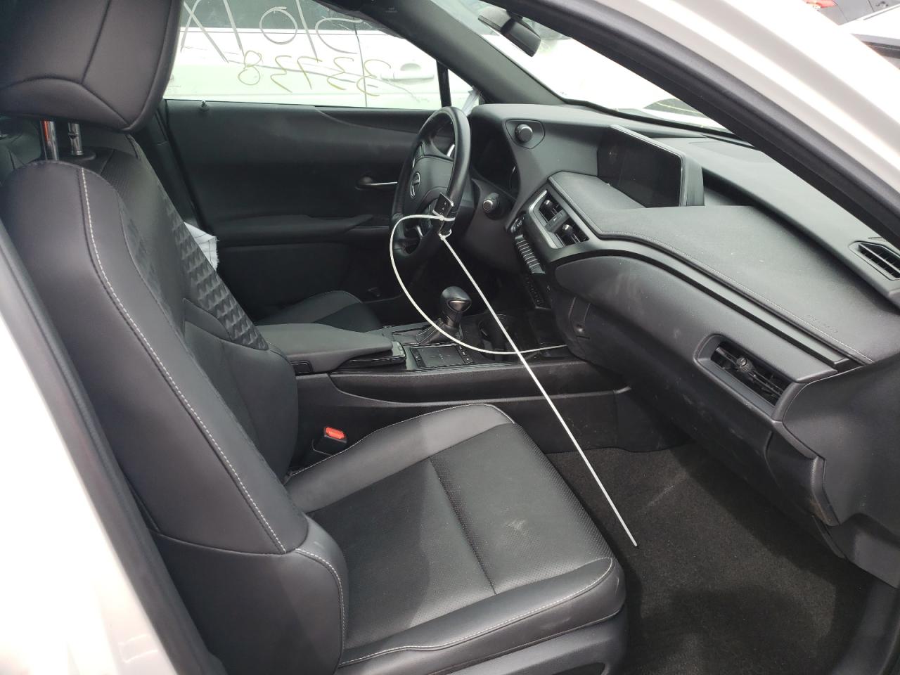 Photo 5 from auction – 2019 LEXUS UX 200 with VIN JTHY3JBH0K2013050