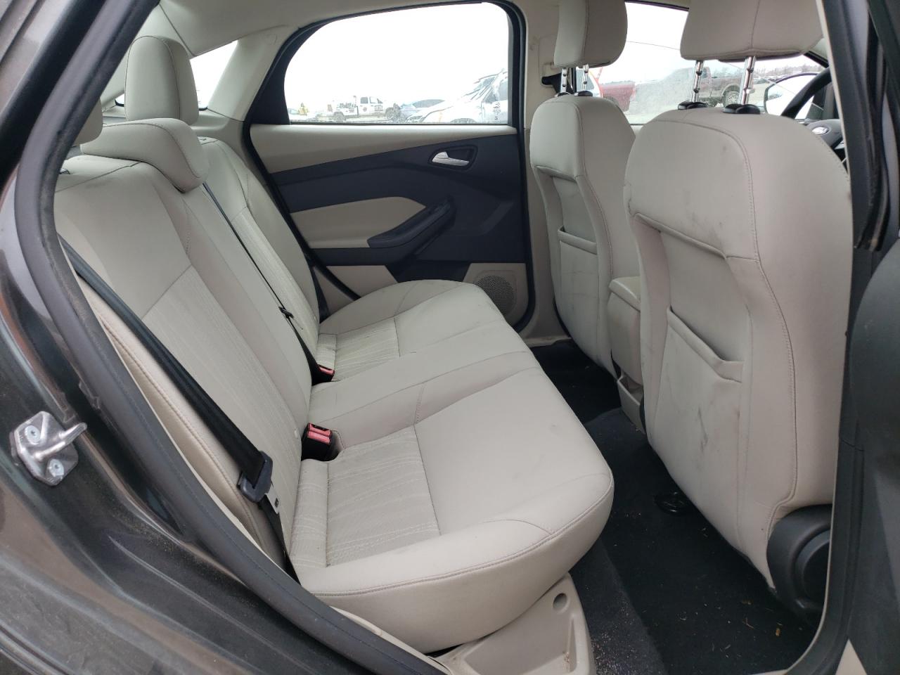 Photo 6 from auction – 2015 FORD FOCUS SE with VIN 1FADP3F2XFL297864