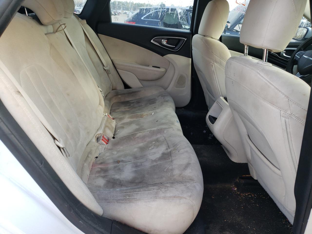 Photo 6 from auction – 2016 CHRYSLER 200 LIMITE with VIN 1C3CCCAB5GN129214