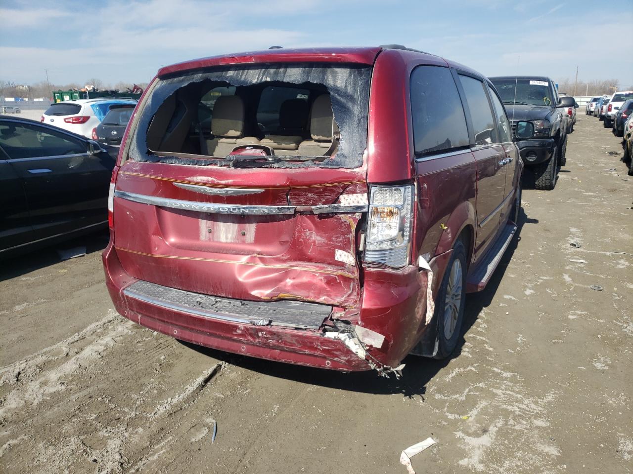 Photo 4 from auction – 2015 CHRYSLER TOWN & COU with VIN 2C4RC1CG6FR582584