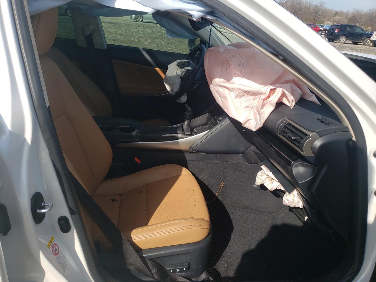 صورة رقم 5 من المزاد - 2017 LEXUS IS 200T مع VIN JTHBA1D25H5053667