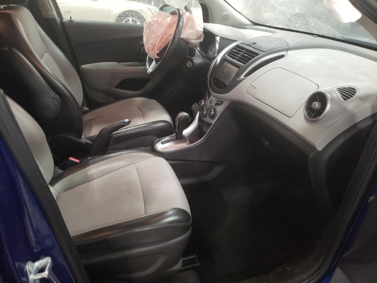 Photo 5 from auction – 2015 CHEVROLET TRAX 1LT with VIN 3GNCJRSBXFL192477