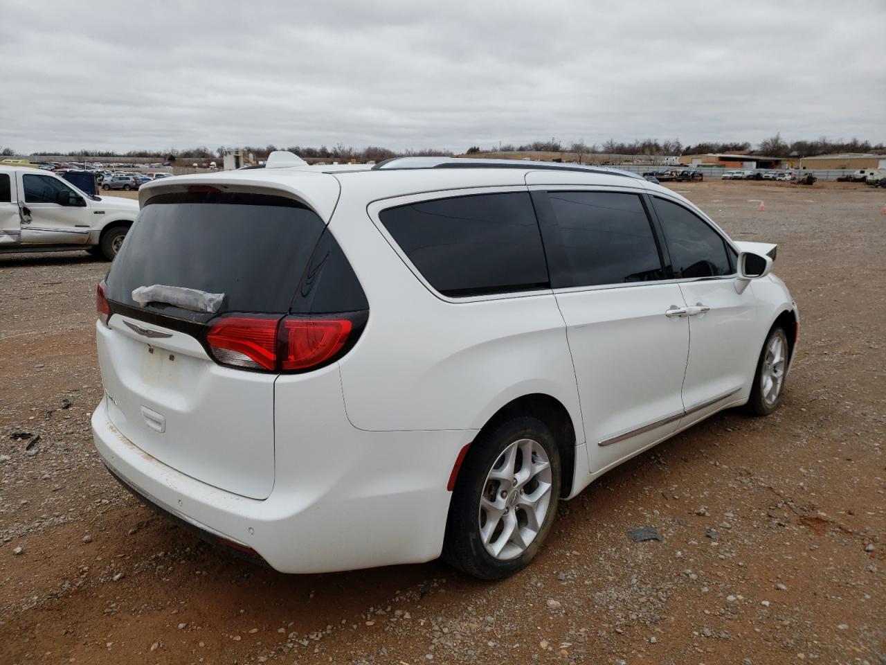 Photo 4 from auction – 2018 CHRYSLER PACIFICA T with VIN 2C4RC1BGXJR155323