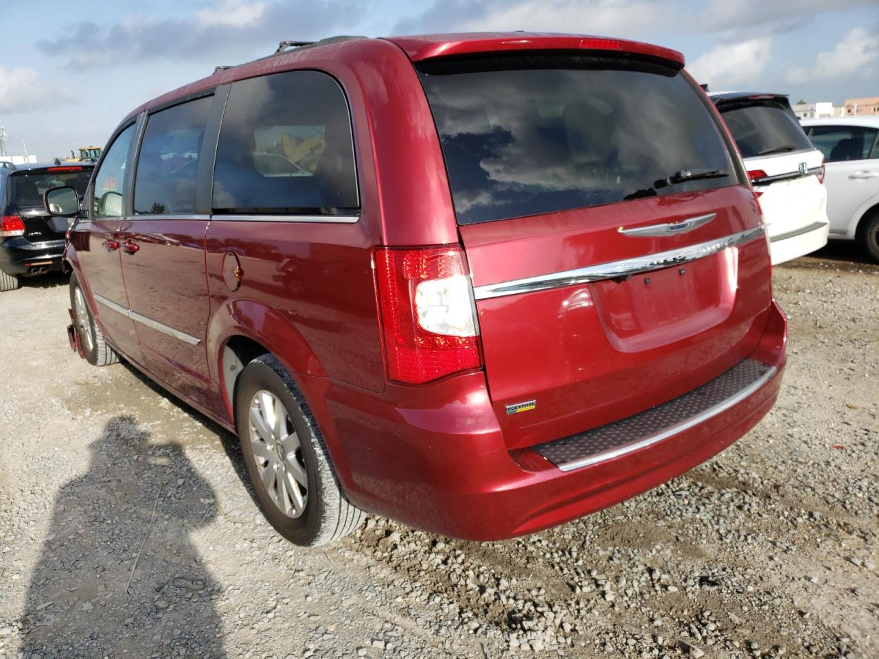 Photo 3 from auction – 2016 CHRYSLER TOWN & COU with VIN 2C4RC1BG4GR245933