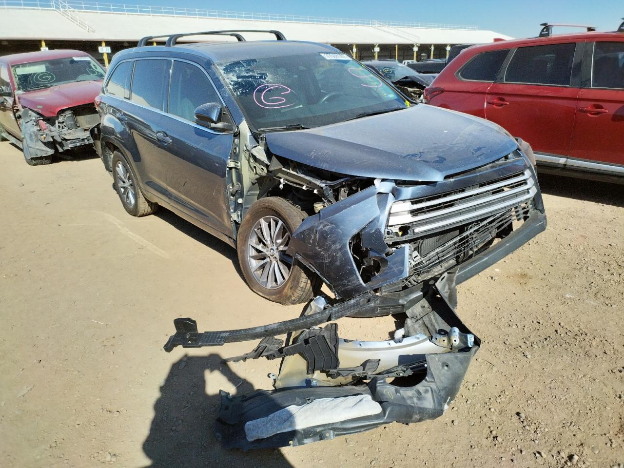 TOYOTA HIGHLANDER 2017 with VIN 5TDKZRFH7HS522679 - Photo from auction