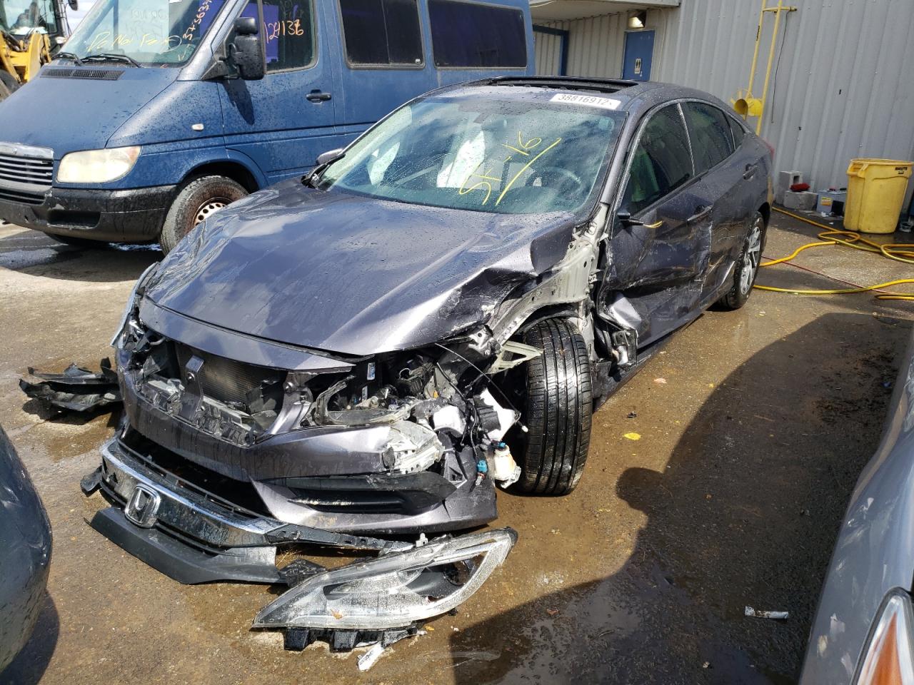 Photo 2 from auction – 2016 HONDA CIVIC EX with VIN 19XFC2F70GE092567