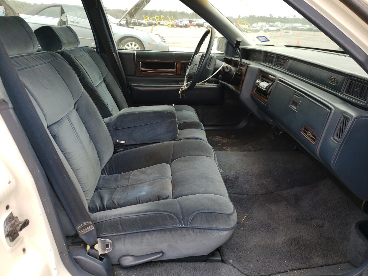 Photo 5 from auction – 1991 CADILLAC DEVILLE with VIN 1G6CD53B8M4270512