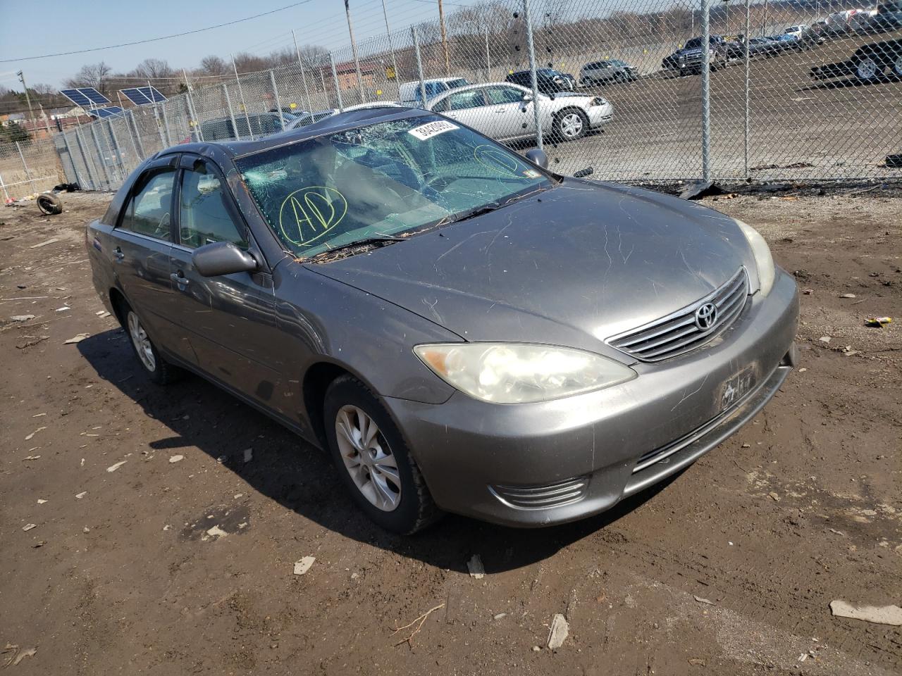 Photo 1 from auction – 2005 TOYOTA CAMRY LE with VIN 4T1BF32K35U591055