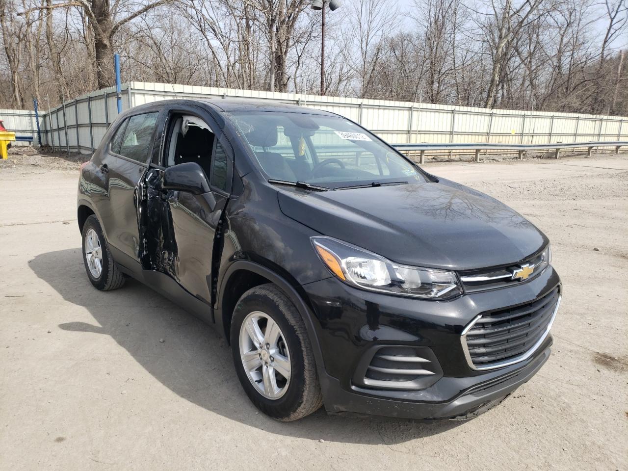 CHEVROLET TRAX LS 2019 with VIN 3GNCJKSB8KL295706 - Photo from auction