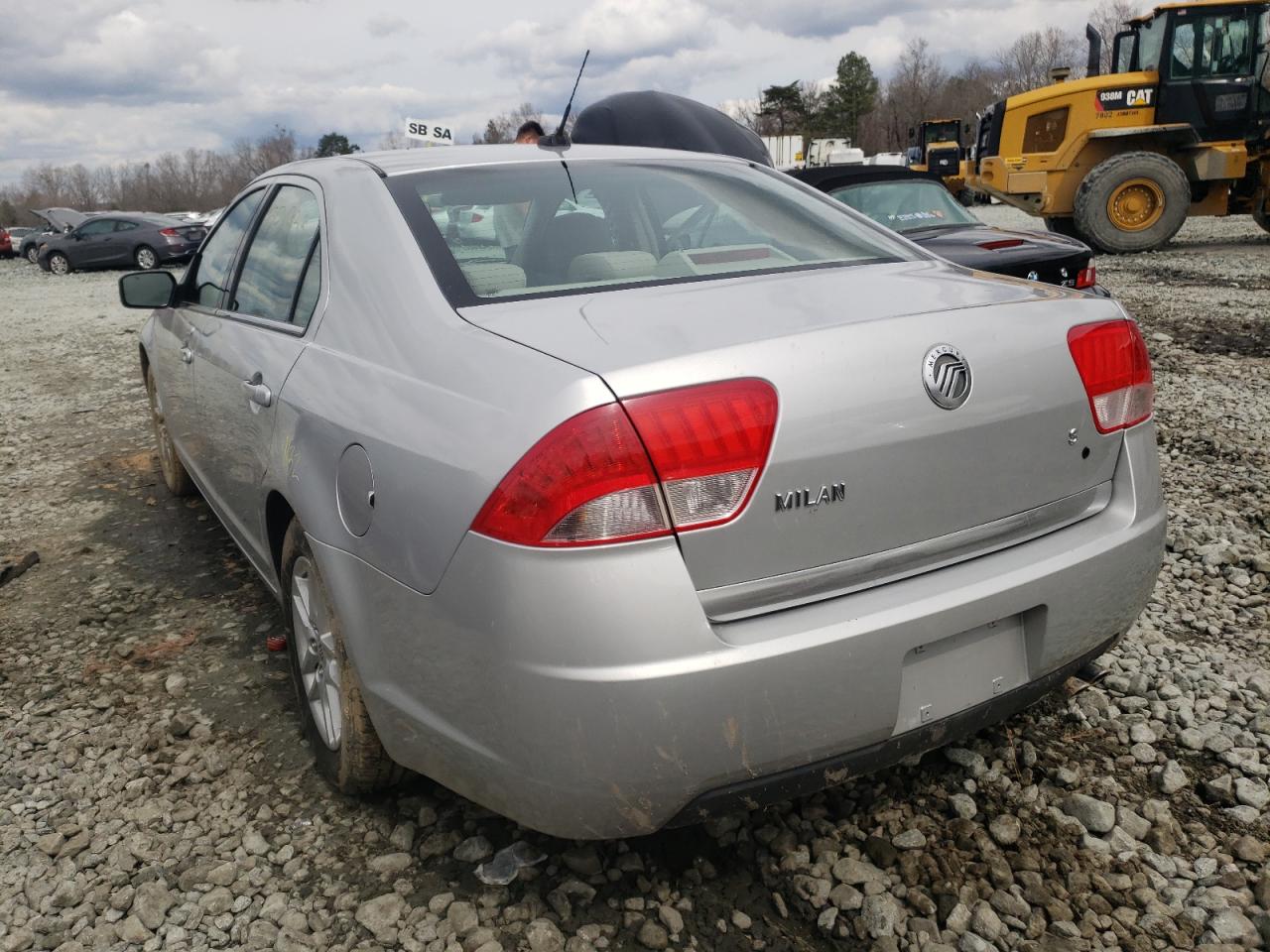 Photo 3 from auction – 2010 MERCURY MILAN with VIN 3MEHM0HA2AR628193