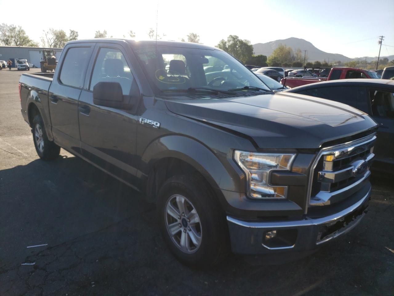 FORD F150 SUPER 2015 z numerem VIN 1FTEW1C83FKF05930 - Zdjęcie z aukcji